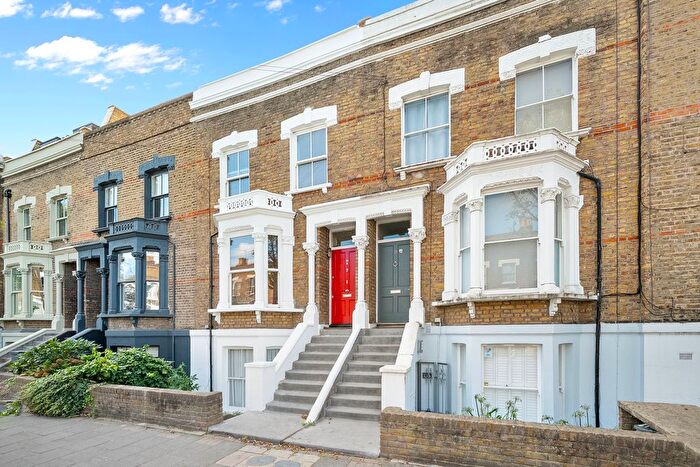 3 Bedroom Flat To Rent In Mountgrove Road, London, N5