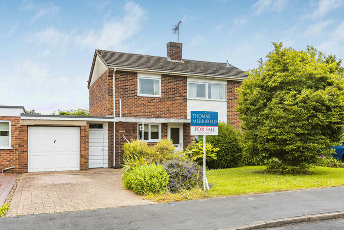 3 Bedroom Detached House For Sale In Chambrai Close, Appleford, OX14