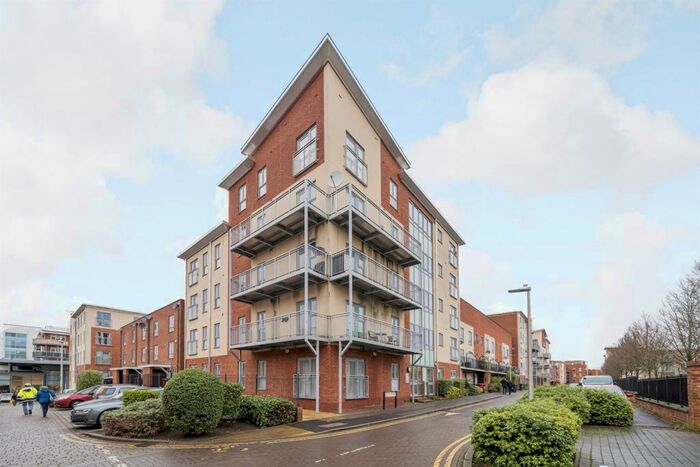2 Bedroom Apartment To Rent In Bosworth House, Battle Square, Reading, RG30