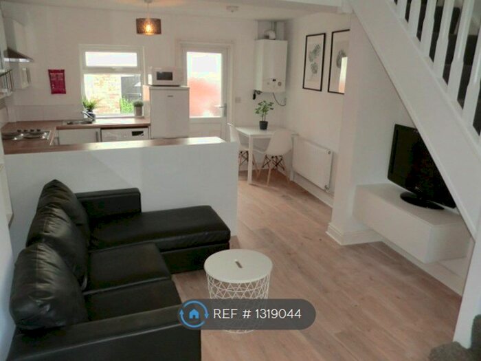 2 Bedroom Terraced House To Rent In Spital Walk, Chester CH3