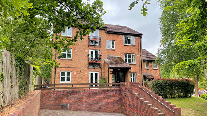 1 Bedroom Flat To Rent In Wych Hill Park, Woking, GU22