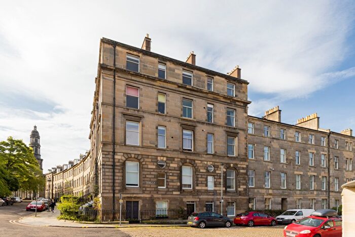 2 Bedroom Flat For Sale In / Cornwallis Place, New Town, Edinburgh, EH3