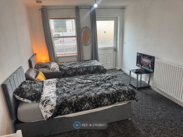 2 Bedroom Flat To Rent In Victoria Court, Leicester, LE5