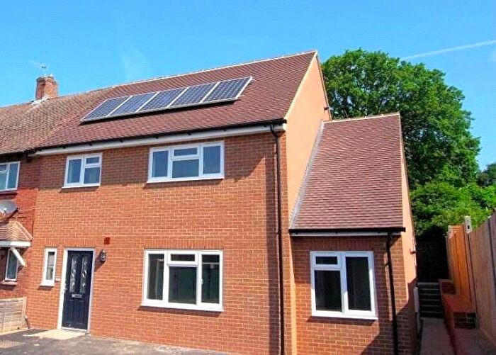 2 Bedroom Flat To Rent In Cobbett Road, Guildford, GU2