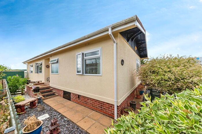 2 Bedroom Park Home For Sale In Allington Gardens, Allington, Grantham, NG32