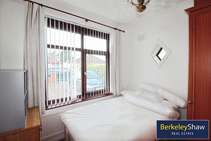 2 Bedroom Bungalow To Rent In Birchfield Way, Liverpool, L31