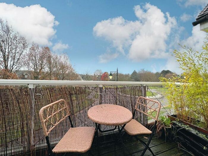 2 Bedroom Flat For Sale In Edgar Close, Kings Hill, ME19