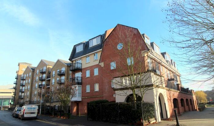 2 Bedroom Flat To Rent In Riverside House, Reading, RG1