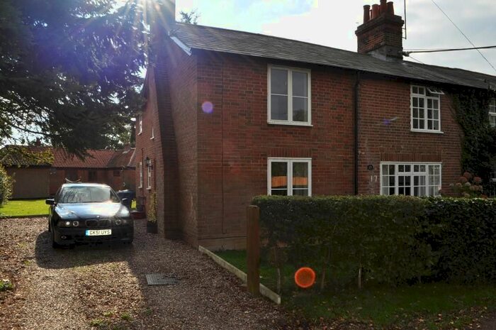 4 Bedroom Semi-Detached House To Rent In Lings Lane, Chelmondistion, IP9