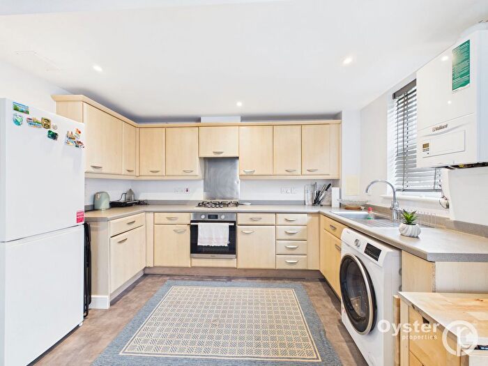 2 Bedroom Flat To Rent In Gareth Drive, London, N9