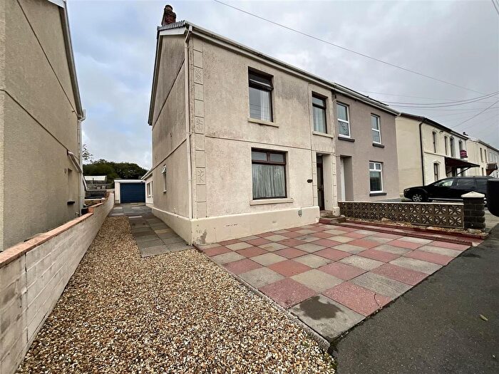 3 Bedroom Semi-Detached House For Sale In Heol Bryngwili, Cross Hands, Llanelli, SA14