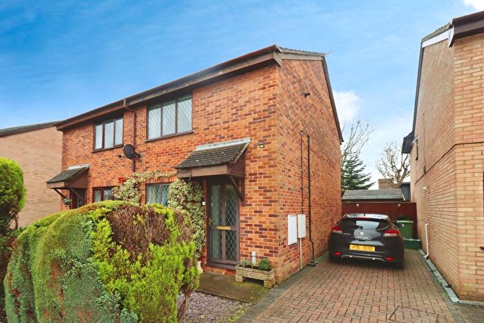 2 Bedroom Semi Detached House For Sale In The Glen, Yate, Bristol, BS37