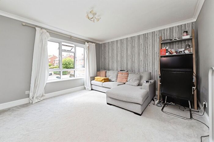 2 Bedroom Flat For Sale In Blacksmiths Hill, Benington, Stevenage, SG2