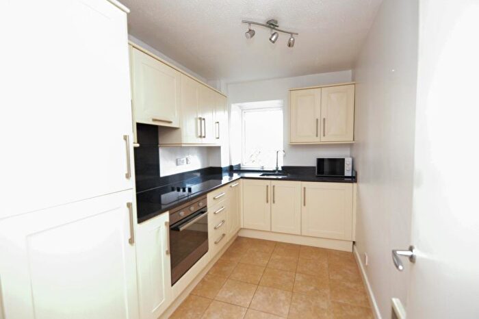 2 Bedroom Apartment To Rent In Alma Road, Windsor, SL4