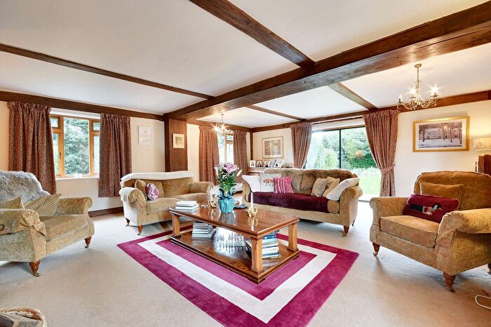 4 Bedroom Detached House For Sale In Canterbury Road, Kennington, TN25