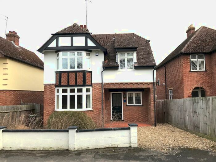 3 Bedroom Detached House To Rent In Duchess Drive, Newmarket, Suffolk, CB8