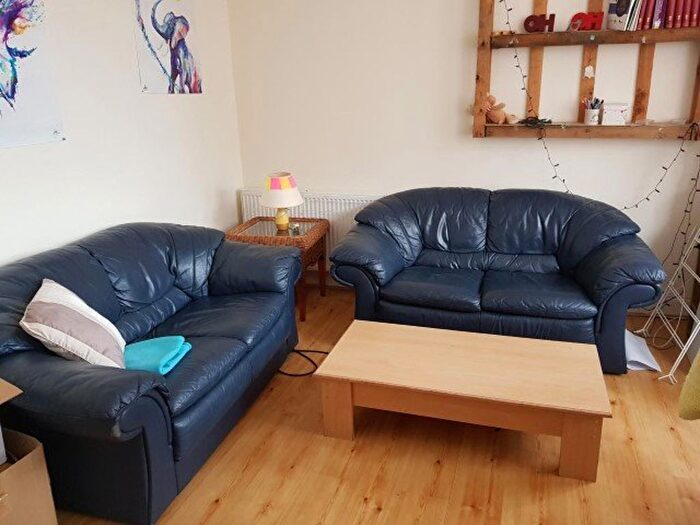 3 Bedroom Flat To Rent In Perth Road, Dundee, DD2