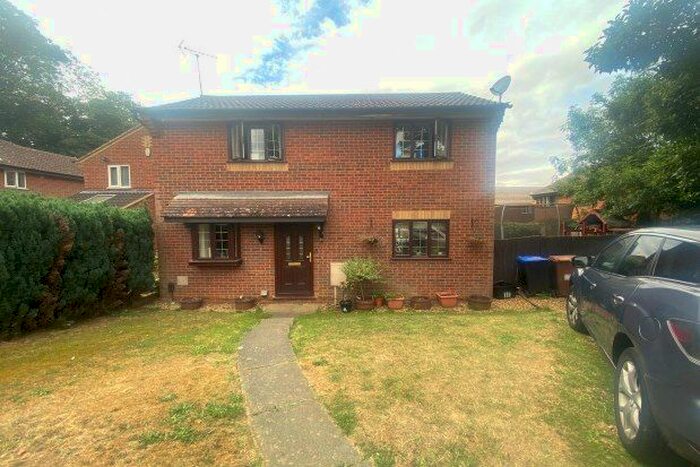 3 Bedroom Property To Rent In Ixworth Close, Northampton, NN3