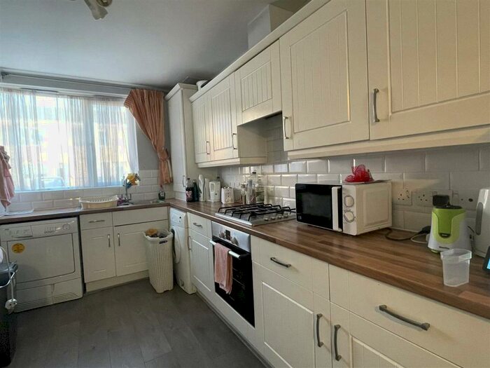 3 Bedroom End Of Terrace House To Rent In Torquay Close, Manchester, Greater Manchester, M13