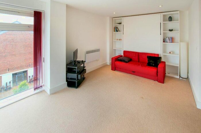 Studio To Rent In Kings Road, Swansea, SA1