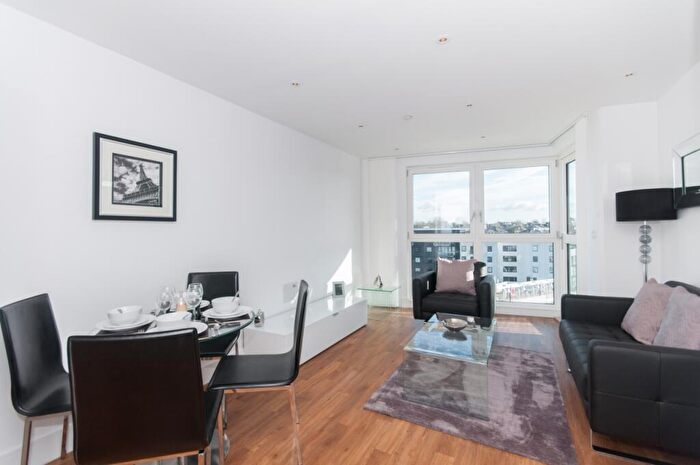 1 Bedroom Flat To Rent In Gillespie Court, Queensland Terrace, Queensland Road, Islington, London, N7