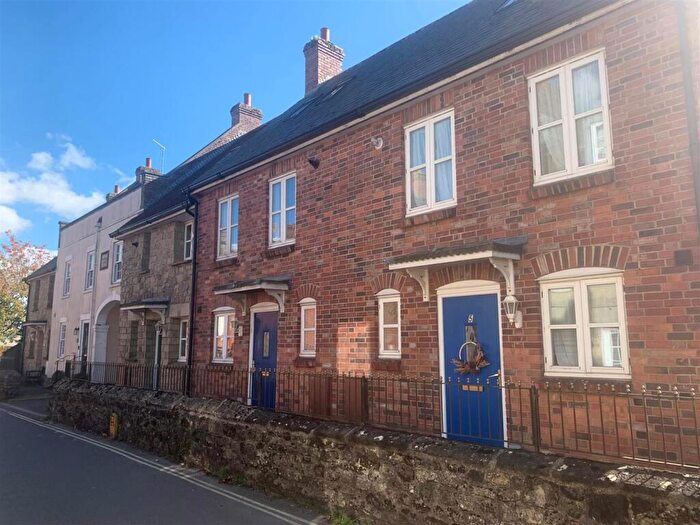 3 Bedroom Town House For Sale In Woodman Court, Shaftesbury, SP7