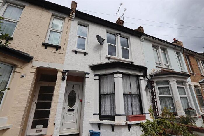 1 Bedroom Flat To Rent In St. Anns Road, Southend-On-Sea, SS2