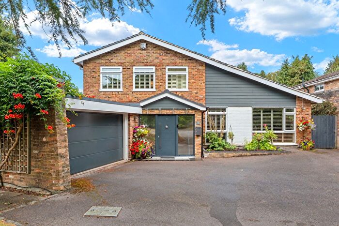 3 Bedroom Detached House For Sale In Cleave Prior, Outwood Lane, Chipstead, Surrey, CR5