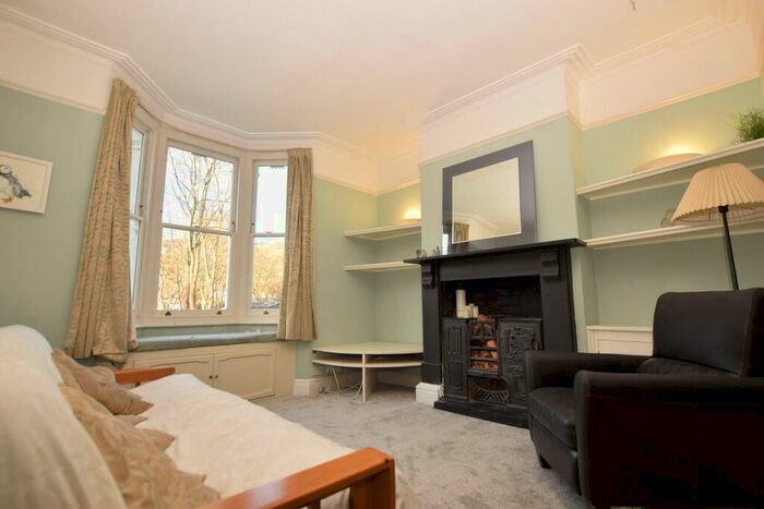 3 Bedroom Semi-Detached House To Rent In Mina Road, BS2