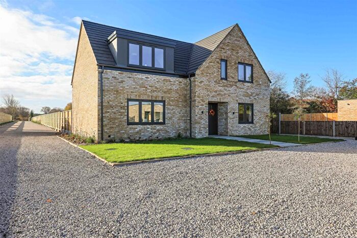 5 Bedroom Property For Sale In St Neots Road, Caldecote, CB23