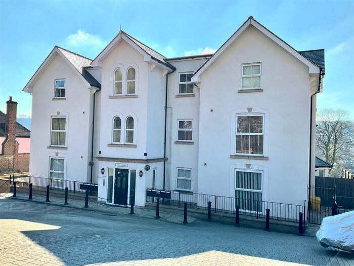 2 Bedroom Flat To Rent In Crabble Heights London Road, River, Dover, CT17