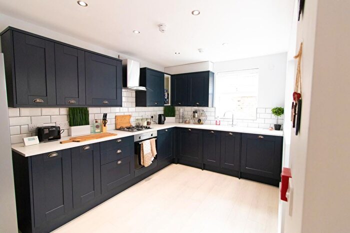 6 Bedroom Terraced House To Rent In , Halsbury Road, Liverpool, L6