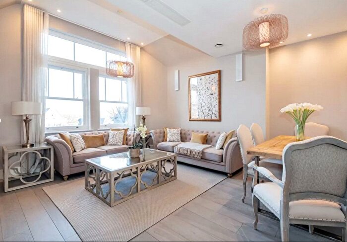 4 Bedroom Flat To Rent In Fitzjohns Avenue, Hampstead, London, NW3