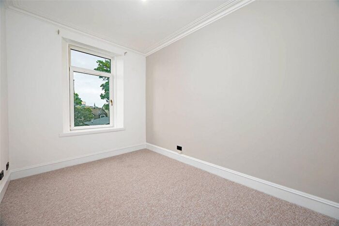 2 Bedroom Flat For Sale In Top Floor Flat, Fonthill Road, Ferryhill, Aberdeen, Aberdeenshire, AB11