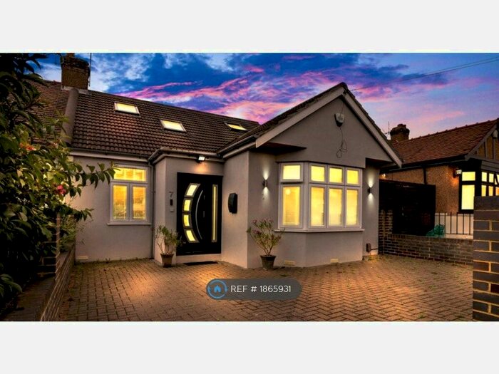 5 Bedroom Semi-Detached House To Rent In Emsworth Road, Ilford, IG6