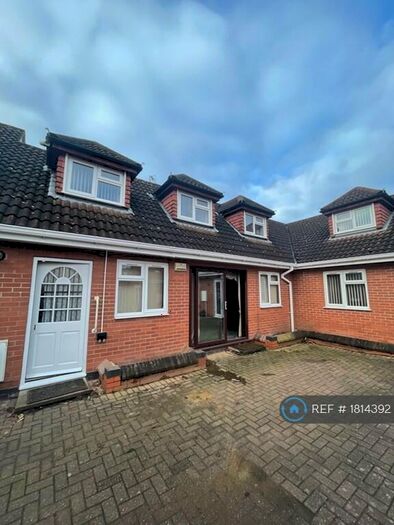 3 Bedroom Bungalow To Rent In Newtown Road, Bedworth, CV12