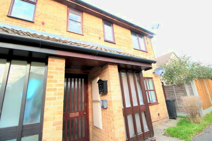 1 Bedroom Apartment To Rent In Sanderling Gardens, Heybridge, CM9