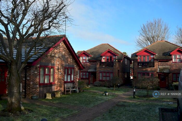 1 Bedroom Flat To Rent In College Road, Epsom, KT17