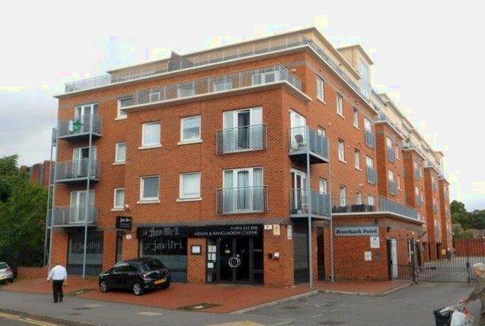 2 Bedroom Flat To Rent In High Street, Uxbridge, UB8