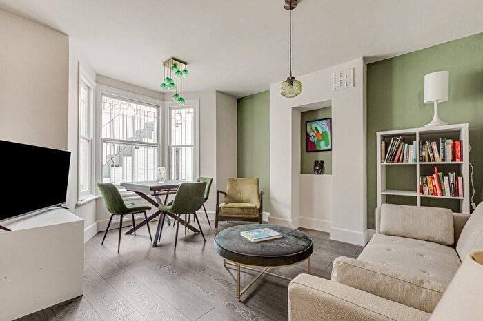 1 Bedroom Flat To Rent In Hannell Road, Munster Village, SW6