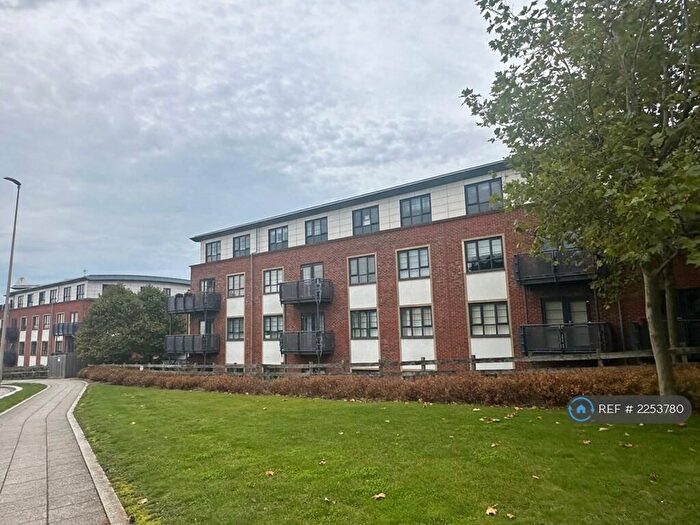 2 Bedroom Flat To Rent In Wallis Square, Farnborough, GU14