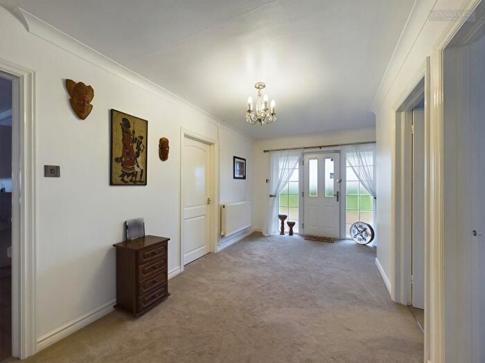 2 Bedroom Detached Bungalow For Sale In Fleet Road, Holbeach, PE12
