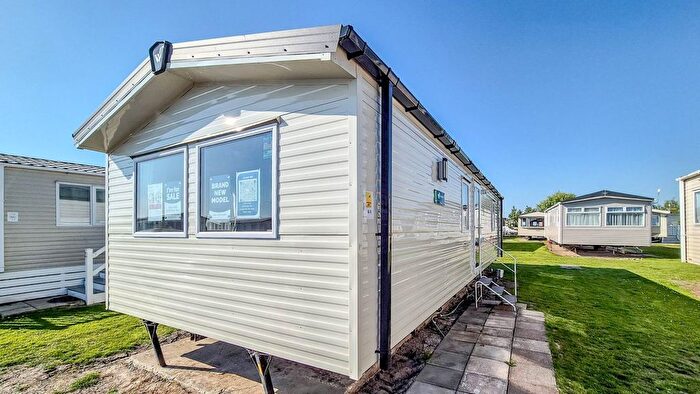 2 Bedroom Mobile/park Home For Sale In Pett Level Road, Winchelsea, TN36