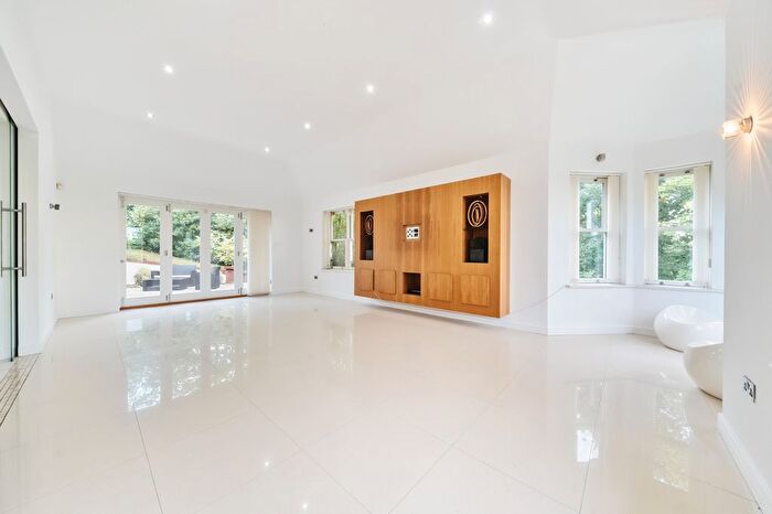 5 Bedroom Detached House For Sale In Mountview Road, Esher, KT10