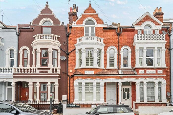 3 Bedroom Flat For Sale In Mysore Road, Battersea, London, SW11