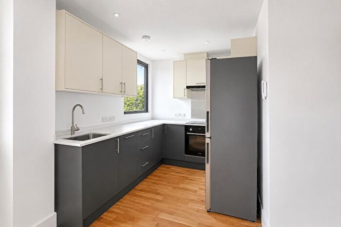 1 Bedroom Flat To Rent In - Seven Sisters Road, London, N15