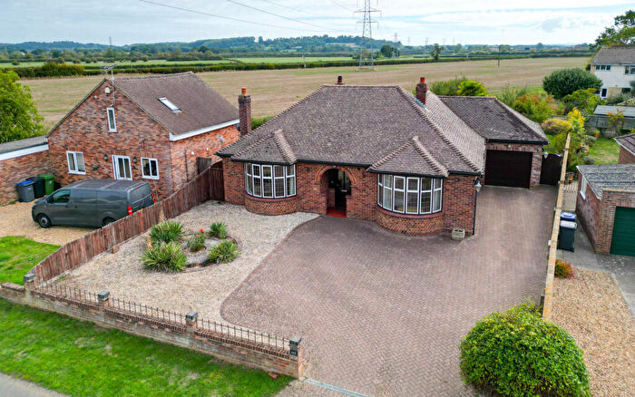 4 Bedroom Detached Bungalow For Sale In Woodrow Road, Melksham, SN12