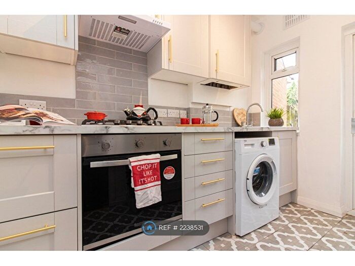 3 Bedroom End Of Terrace House To Rent In Station View, Greenford, Middlesex, UB6