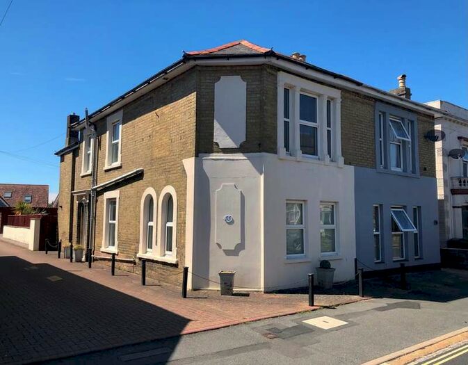 4 Bedroom Semi-Detached House To Rent In West Street, Ryde, PO33