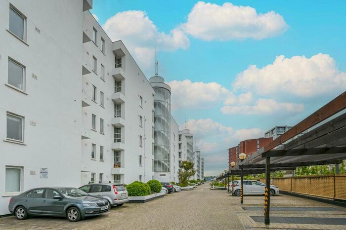 2 Bedroom Flat To Rent In Barrier Point Road, , Silvertown, London, E16